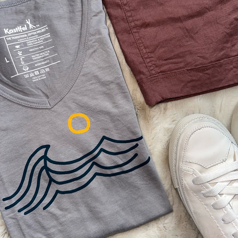 Kastlfel • Wave Tee
